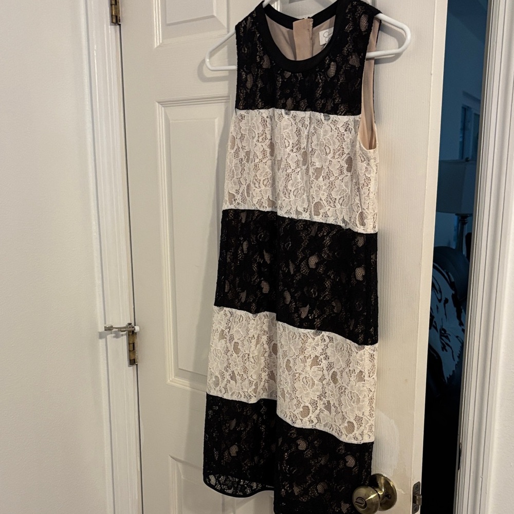 Jessica Simpson White and Black Lace Mini Dress - Picture 2 of 8